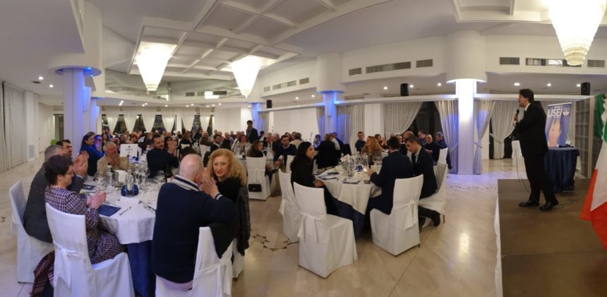 FRATELLI D’ITALIA CHIAMA A RACCOLTA UNA SALA GREMITA DI MILITANTI ALLA CENA ELETTORALE FDI CIRCONDARIO IMOLESE