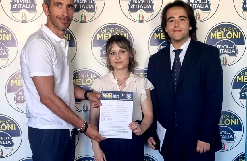 FRATELLI D’ITALIA A IMOLA HA UN NUOVO CONSIGLIERE COMUNALE: ENTRA IN FDI SERENA BUGANI. MARCO LISEI: PERSONA GIOVANE E CAPACE AL SERVIZIO DELLA COMUNITA’. NICOLAS VACCHI: DARA’ BATTAGLIA CON NOI NELL’INTERESSE DEI CITTADINI. FRATELLI D’ITALIA A IMOLA HA UN NUOVO CONSIGLIERE COMUNALE: ENTRA IN FDI SERENA BUGANI. MARCO LISEI: PERSONA GIOVANE E CAPACE AL SERVIZIO DELLA COMUNITA’. NICOLAS VACCHI: DARA’ BATTAGLIA CON NOI NELL’INTERESSE DEI CITTADINI.
