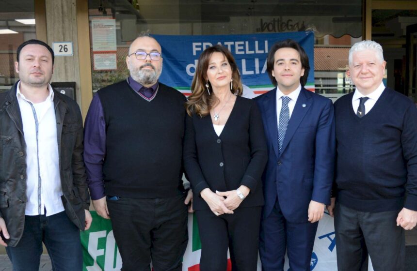 A CASALFIUMANESE, FRATELLI D’ITALIA E IL CENTRODESTRA UNITO ANNUNCIANO LA CANDIDATURA DI STEFANIA ROVATTI